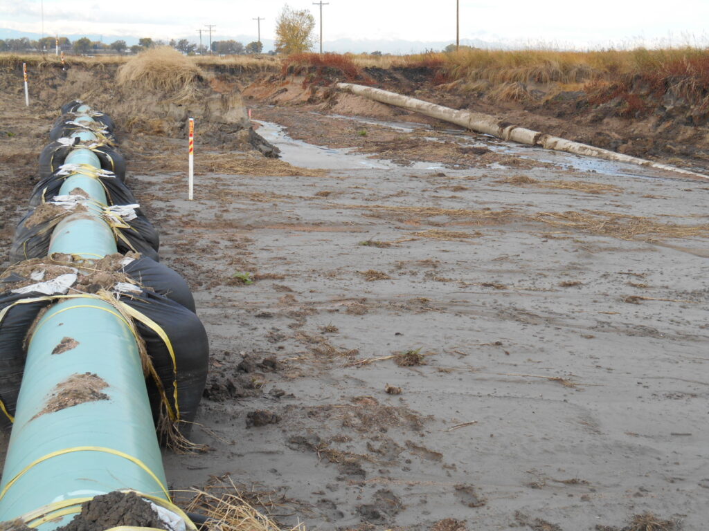 Left 30” O.D. pipe weighting with GPW remains in design position